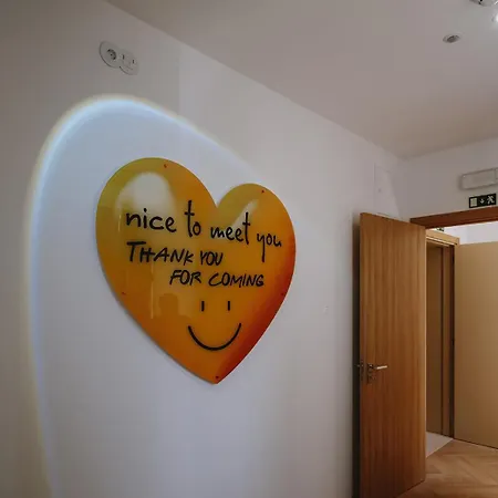 888 Hostel&suites Aparthotel