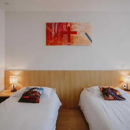 888 Hostel&suites São João da Madeira