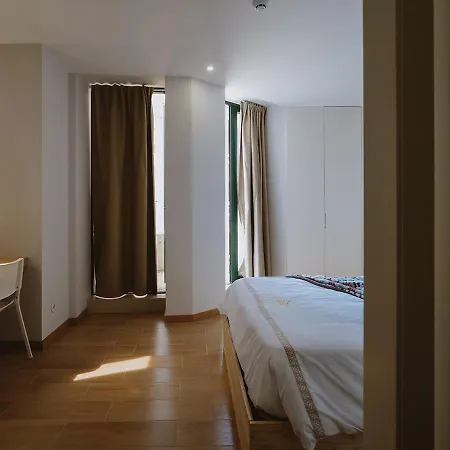 888 Hostel&suites * São João da Madeira