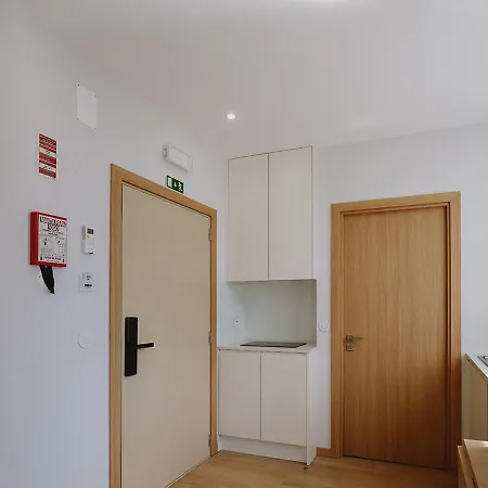 888 Hostel&suites São João da Madeira