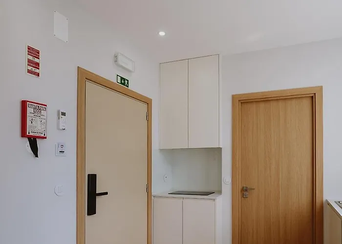 888 Hostel&suites Appart hôtel São João da Madeira